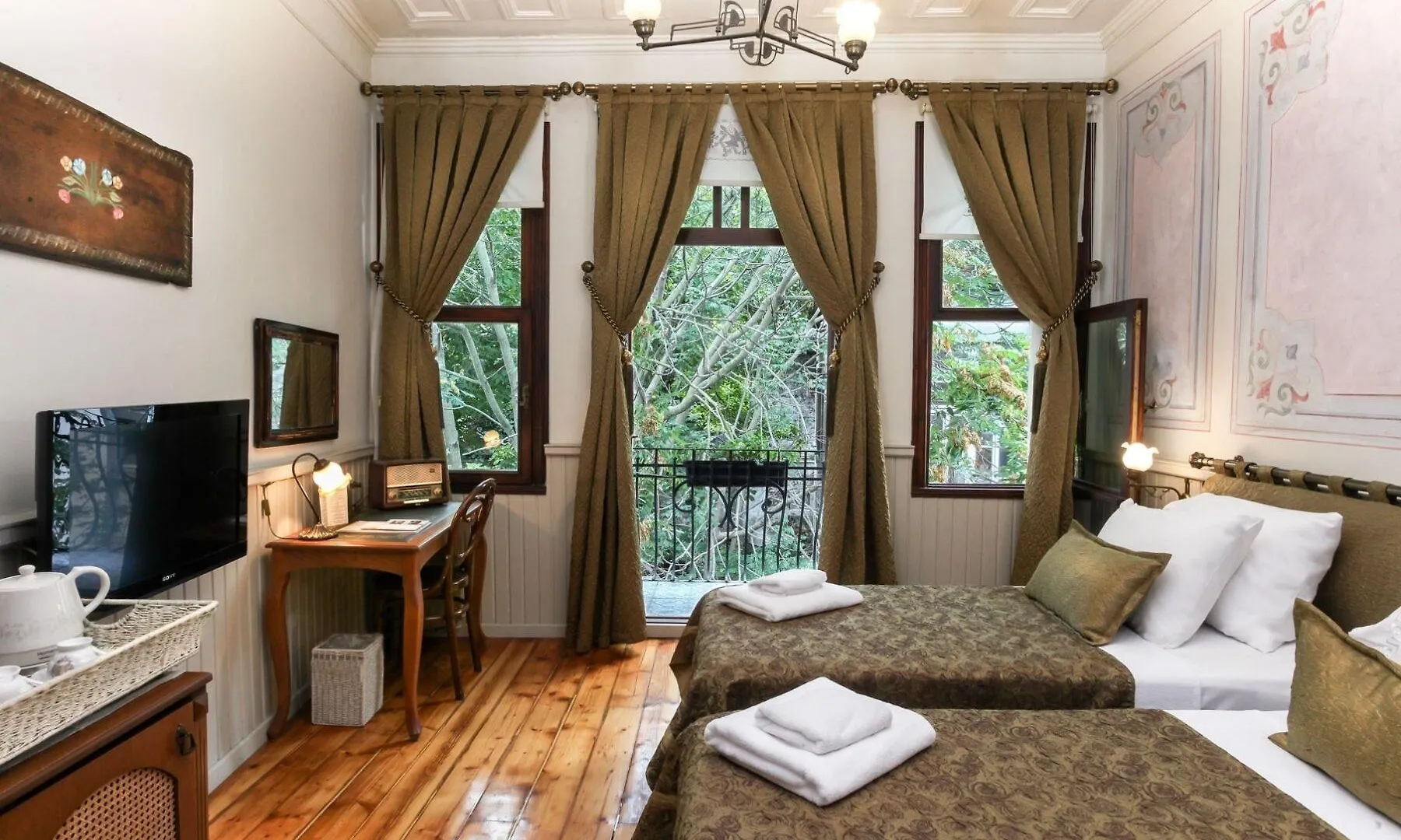 ***  Hotel Troya Balat Istanbul Turkey